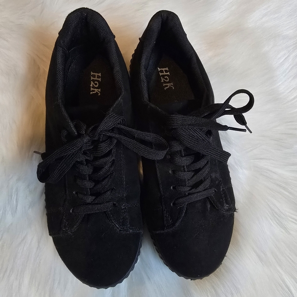 H2k Shoes - Picture 4 of 6